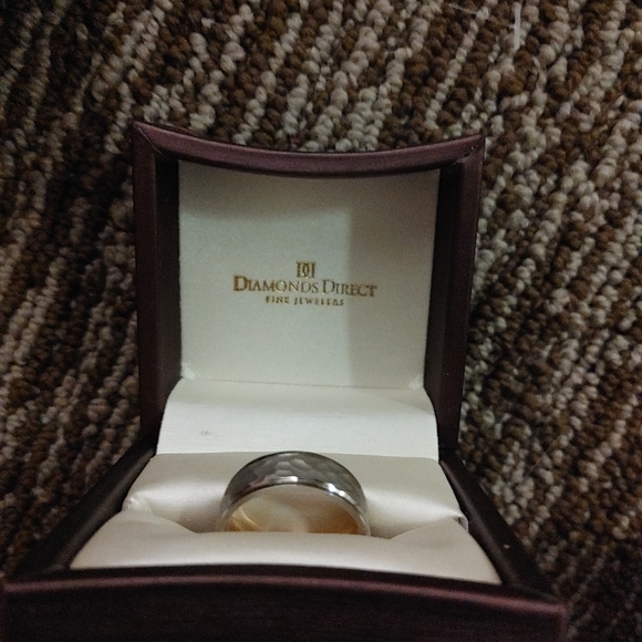 Ring - Picture 3 of 3